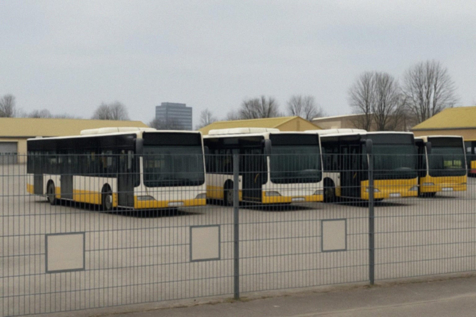Specjalne linie autobusowe w Lesznie na Wszystkich Świętych